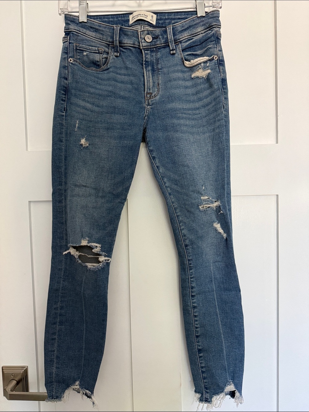 Abercrombie & Fitch Distressed Skinny Jeans size 26S